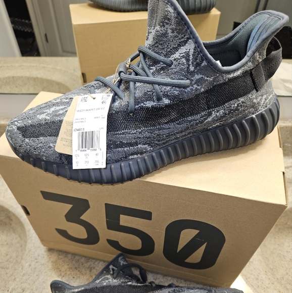 Yeezy Boost (350) V2: SIZE-US 13 - Picture 2 of 6